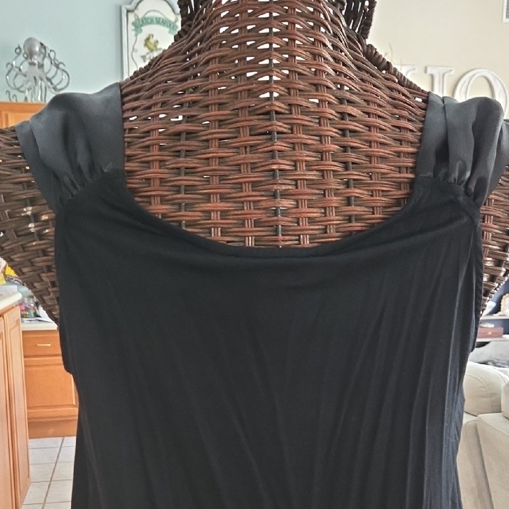 Cable & Gauge Black Ruffled Sleeveless Tank Top - Picture 11 of 13